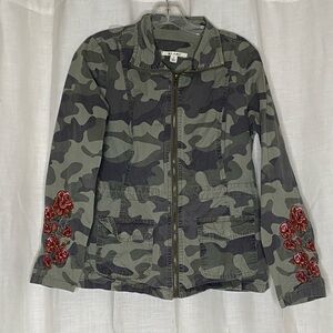 Camouflage Women's Jacket with Floral Embroidery